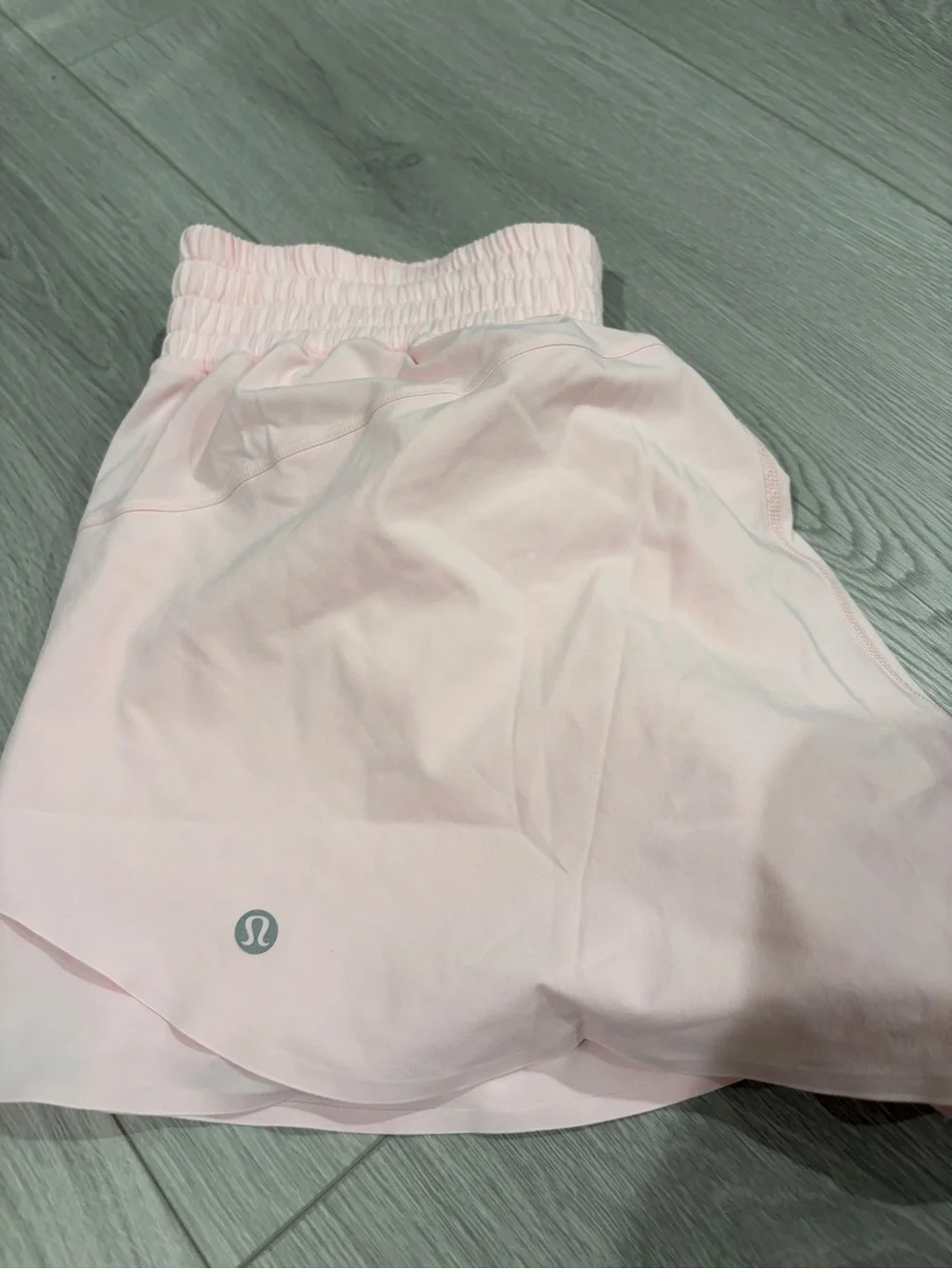 Lululemon shake it out short